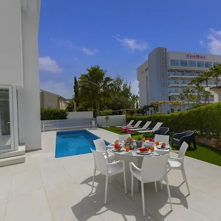 Imagine Your Family Renting This Luxury Contemporary Style In Protaras, 1487 别墅 *