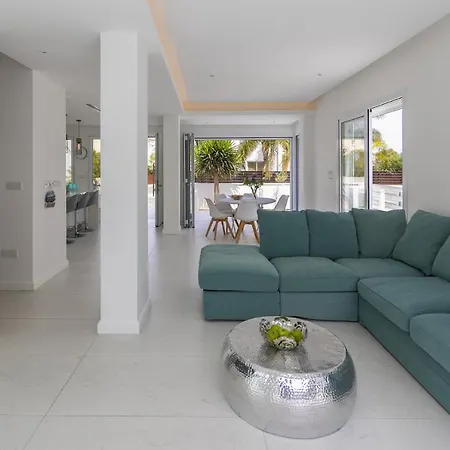 Imagine Your Family Renting This Luxury Contemporary Style In Protaras, 1487 普罗塔拉斯