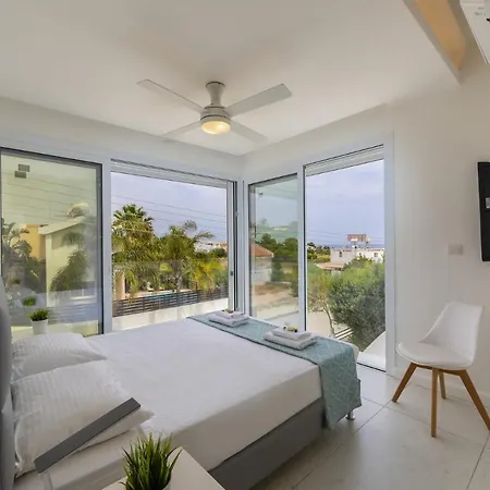 Imagine Your Family Renting This Luxury Contemporary Style In Protaras, 1487 别墅 *
