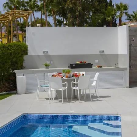Imagine Your Family Renting This Luxury Contemporary Style In Protaras, 1487 Βίλα